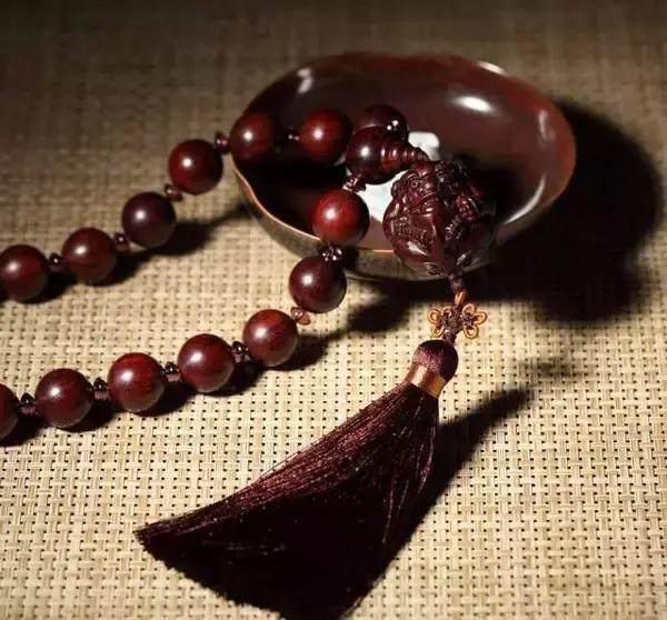 男士带手串十大禁忌，手串戴多了注意事项（一定少戴这3种手串）