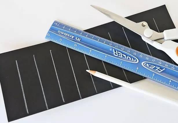 小学生灯笼手工制作，小学生中秋节手工灯笼制作教程（中秋节创意手工灯笼）