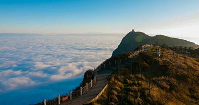 普贤菩萨道场在哪里，峨眉山普贤菩萨法场（峨眉山不为人知的另一面）