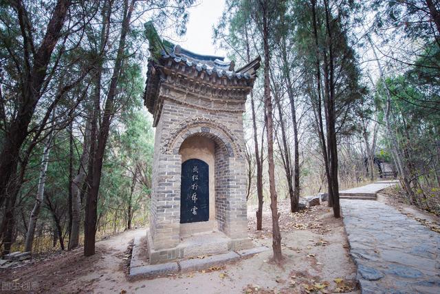 武松在哪里打虎，景阳冈武松打虎在哪个省（景阳冈虎啸亭武松庙）