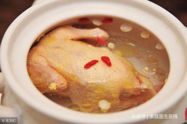 鸽子汤炖什么东西最好，鸽子汤是营养佳肴