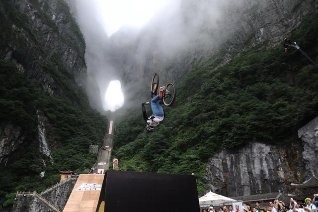 天门山旅游攻略安排，最全张家界天门山游玩攻略（分享去张家界天门山的旅行攻略）