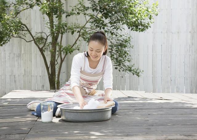 羽绒服洗涤方法，羽绒服的水洗方法大全（羽绒服脏了不要送干洗店）