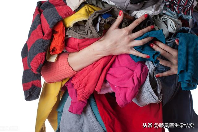 衣服很紧会有腋臭吗(衣服腋窝紧怎么办)