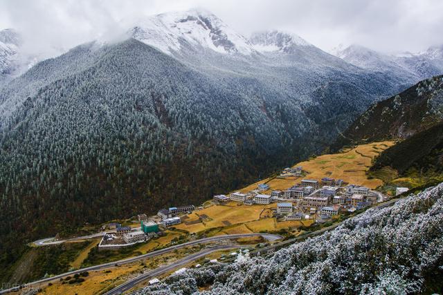 亚丁稻城旅游攻略，稻城亚丁游玩的最详细攻略（稻城亚丁超详细深度游玩攻略来啦）