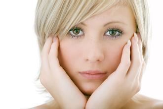 假睫毛对人体有害吗，常戴假睫毛的危害