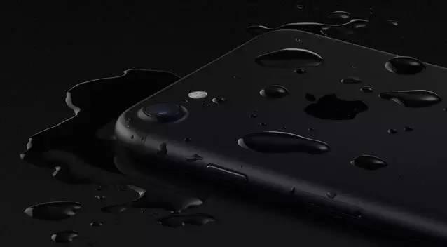 ip67级防水有多强，ip67防水什么概念（被指控吹嘘iPhone的防水功能）