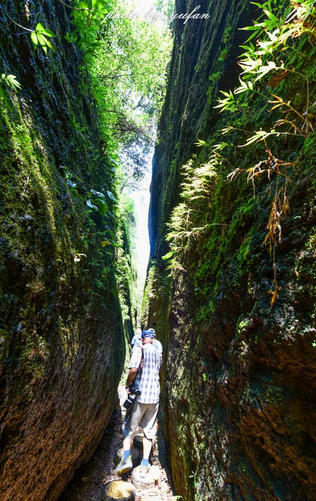 梅州五指石风景区，五指石风景区里面的磨肚峰简介（风景秀丽的小众旅游胜地）