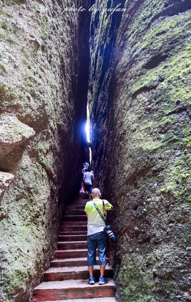 梅州五指石风景区，五指石风景区里面的磨肚峰简介（风景秀丽的小众旅游胜地）