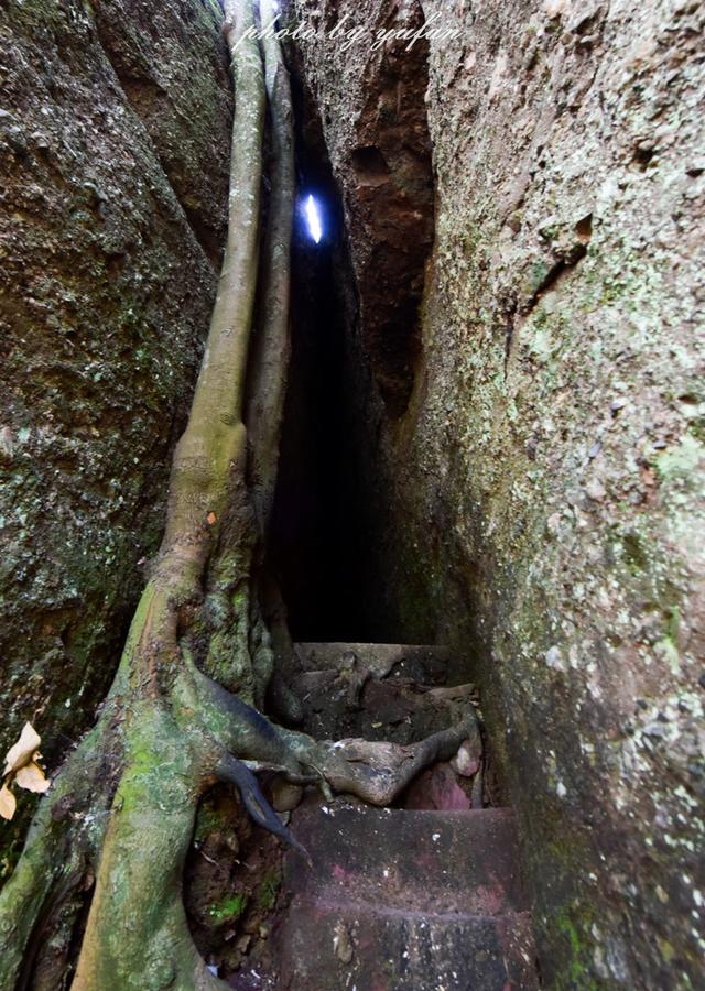 梅州五指石风景区，五指石风景区里面的磨肚峰简介（风景秀丽的小众旅游胜地）