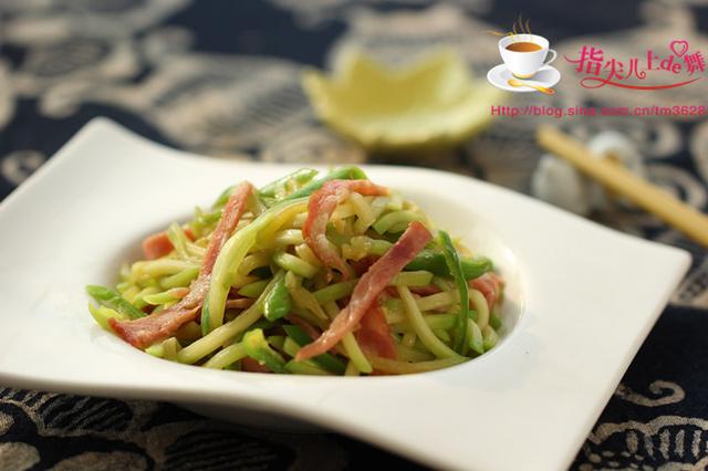 南瓜炒什么好吃，南瓜怎样炒着更好吃（南瓜炒鸡这样做，才好吃哦）