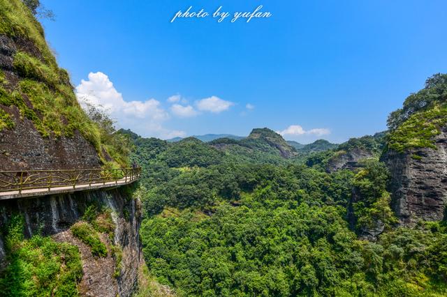 梅州五指石风景区，五指石风景区里面的磨肚峰简介（风景秀丽的小众旅游胜地）