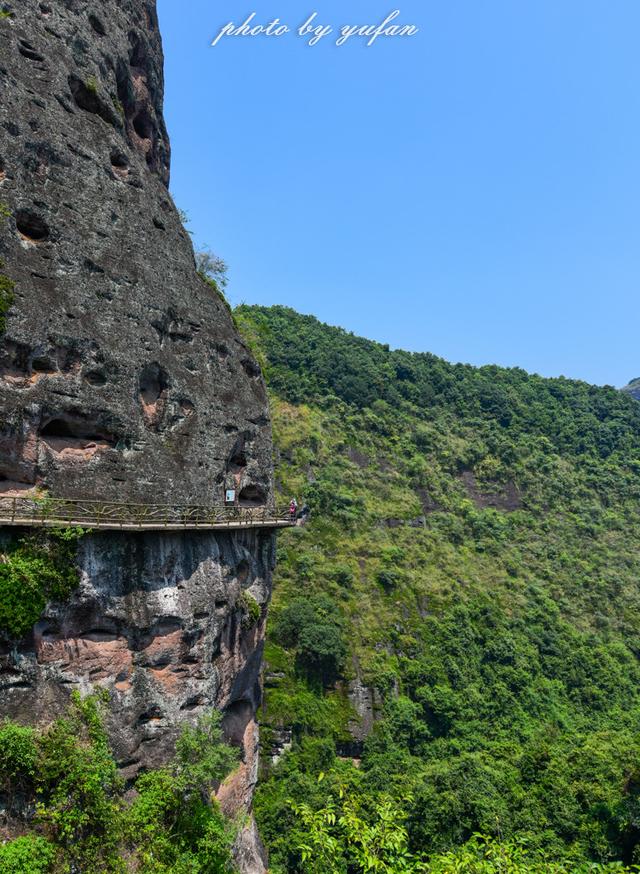 梅州五指石风景区，五指石风景区里面的磨肚峰简介（风景秀丽的小众旅游胜地）