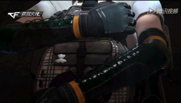 cf所有英雄武器属性列表，回顾CF历史上各英雄级武器的预售