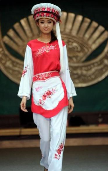 贵州世居少数民族服饰经典，揭秘贵州少数民族服饰特点