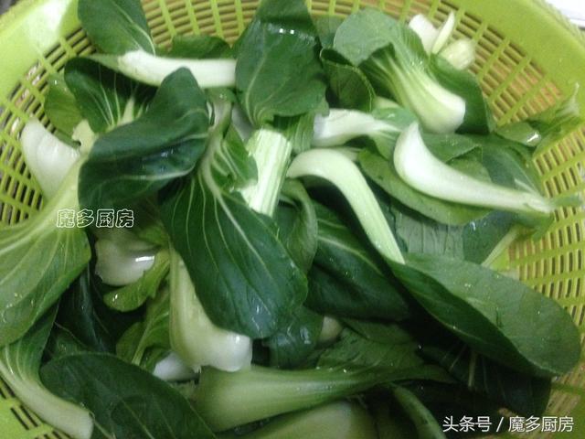 油菜怎么炒好吃，油菜怎么炒出来好吃又嫩（清炒油菜的做法）