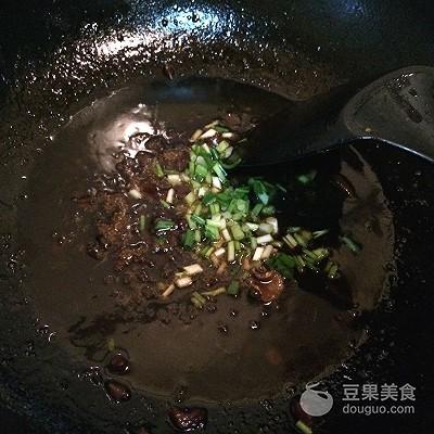 鸭舌头的卤制方法，红烧鸭舌的做法