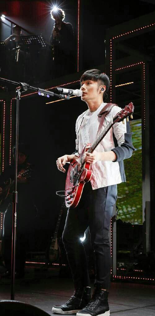 眼睛最小的5位明星，眼睛小就招人厌了