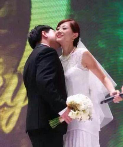 凤凰卫视杨娟与杨舒，凤凰卫视美女主播杨舒