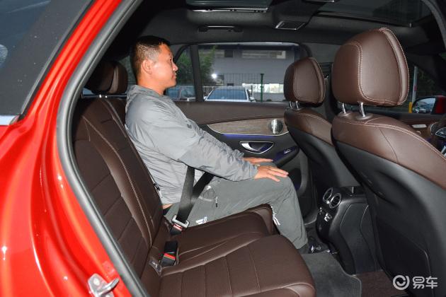 奔驰glc是中大型suv吗，开不烂的中型suv奔驰GLC车型解析