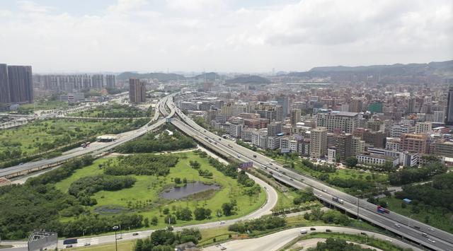 广东粤港高速公路规划，广东将以高标准改扩建一条高速