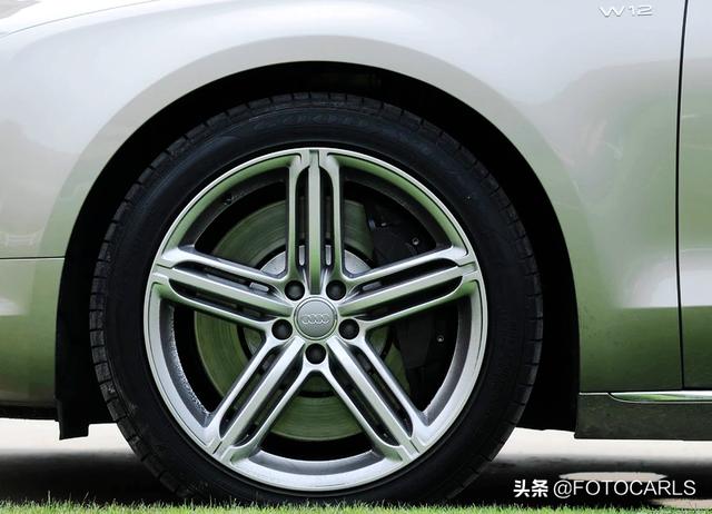 奥迪a8lw12，全新奥迪a8lw12评测（网友：看着比奔驰S气场足）