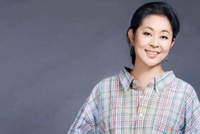 倪大红与老婆合影，这10位老戏骨和妻子