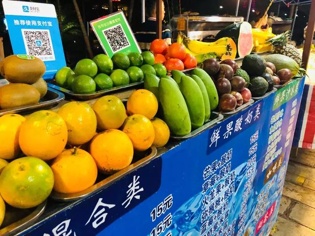 西双版纳江边夜市，西双版纳最火爆的夜市（到西双版纳一定要知道的五件事）