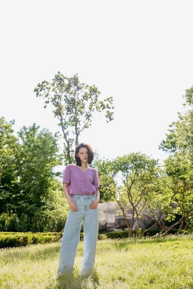 29歲李沁穿搭太吸睛！既能成熟性感也能俏皮活潑，每一套都美翻了 娛樂八卦吃瓜 第4张