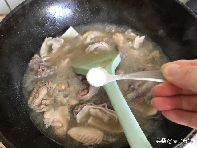 正宗猪肚鸡配方，传统的猪肚鸡的做法和配方