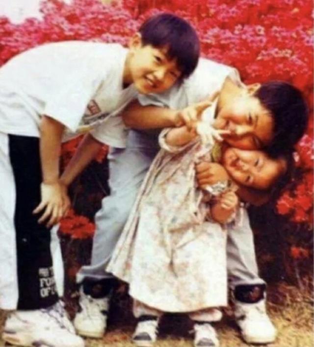 宋仲基童年照公開，留西瓜頭萌態十足，網友：和安吉一模一樣 娛樂八卦吃瓜 第5张