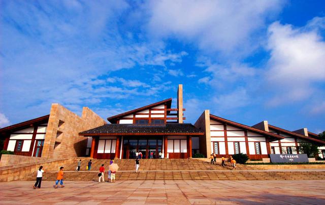 神龙山巴人石头城，广安四大著名的旅游景点是哪些呢