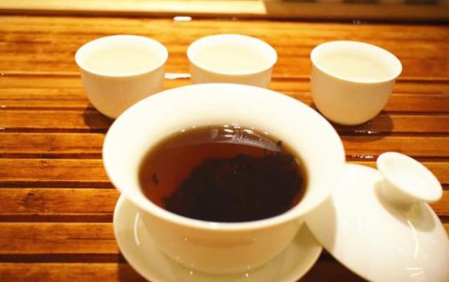 普洱茶熟茶泡法，普洱茶熟茶的冲泡方法茶艺师