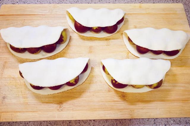 用面粉做的酥脆枣，制作方法太简单了