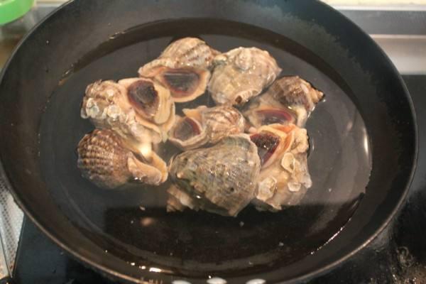 海螺肉煮多久能熟，海螺需要煮几分钟可以吃（田螺肉煮10分钟熟了吗）