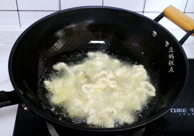 不用醃制，10分鍾就做好的糖醋肉，冷了都好吃~ 熱愛美食 第7张