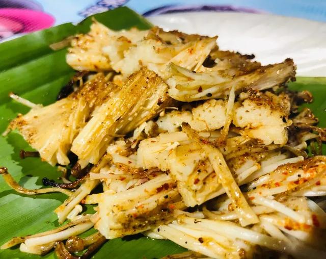 西双版纳江边夜市，西双版纳最火爆的夜市（到西双版纳一定要知道的五件事）