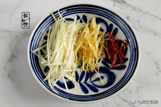 鱼刺的做法大全，家常鱼刺少最好吃的做法（焖酥鱼这样做，一上桌就被抢光）