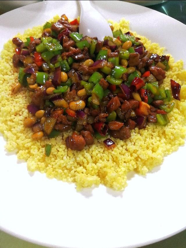 带有一些地方性的特色菜，二十二道特色菜