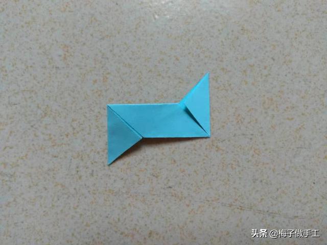 飞镖折纸超简单版一张纸，手工折纸一款像太阳花的飞镖