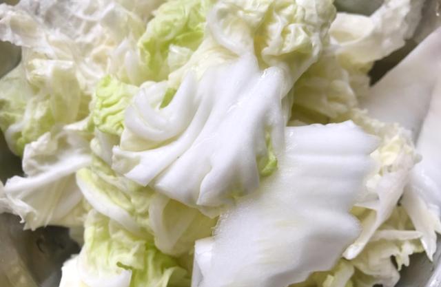 五花肉和大白菜怎样炒好吃，家常菜大白菜炒肉的做法