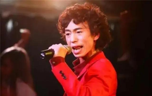 歌手庞麦郎近况如何，直播没挣到钱已回老家