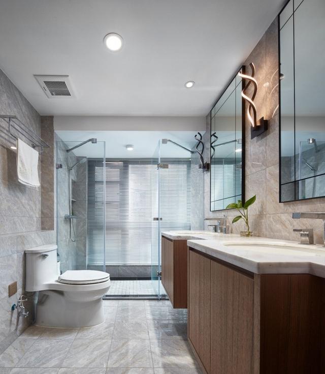 卫生间浴霸买哪种好，浴室内开始装风暖浴霸