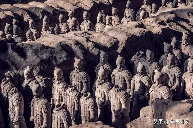 双眼皮兵马俑摘牌，秦国兵马俑还原