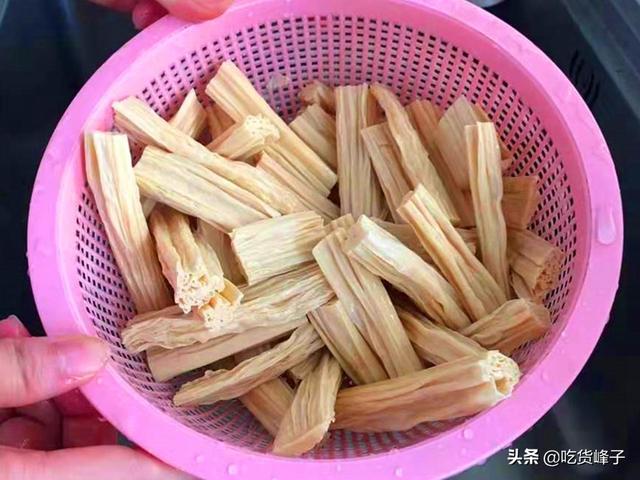 清水泡腐竹的正确做法，却不知加它发得更快
