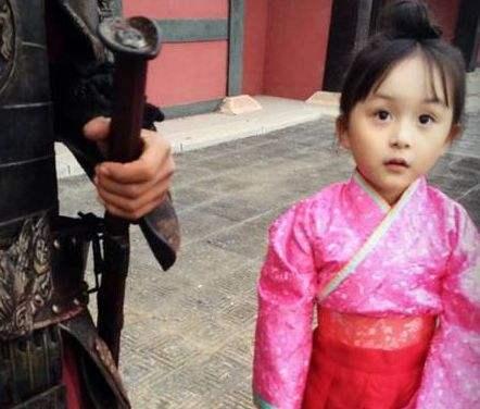 刘楚恬一家三口，小芈月刘楚恬人气不输孙俪