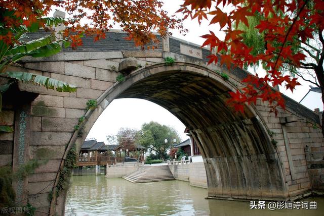 山野间泡茶的诗句，一曲丝竹慢品茶