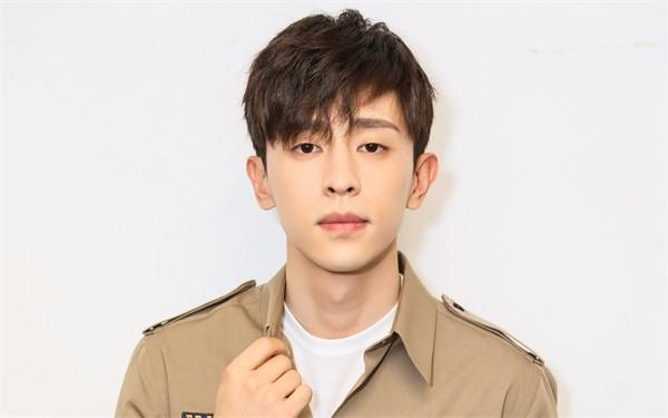 邓伦上过什么综艺，邓伦罕见地露面明显消瘦