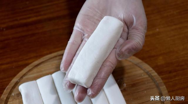 传统老红糖年糕的做法，小时候最爱吃的红糖年糕条