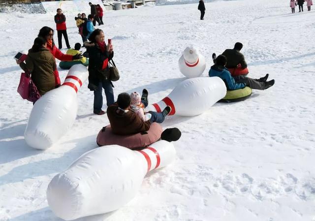 山东哪里有冰雪大世界，山东青州游客冰雪世界享清凉